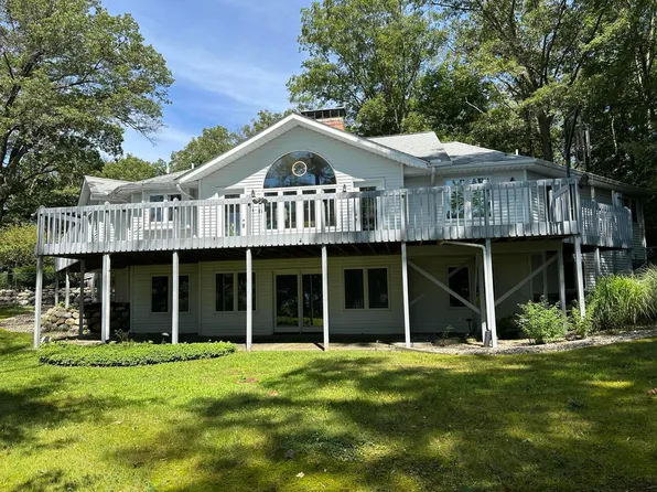 9679 Almena Dr, Kalamazoo, MI 49009