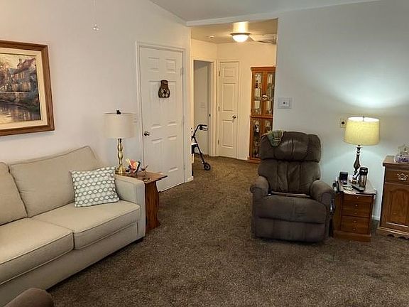 3rd image of 2944 N Palace Cir #B