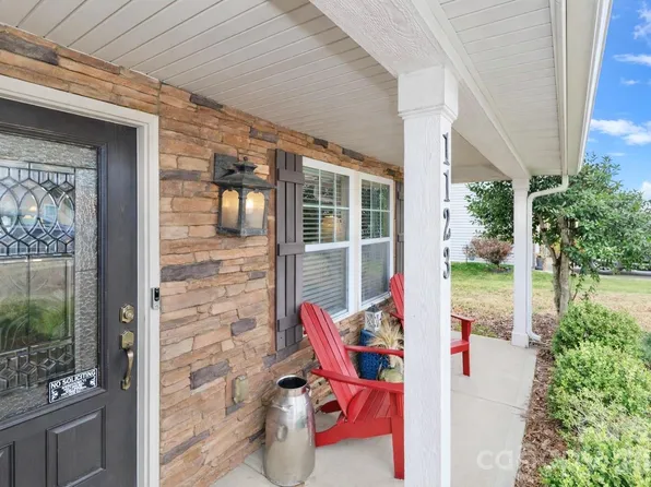 1123 Valley St, Statesville, NC 28677