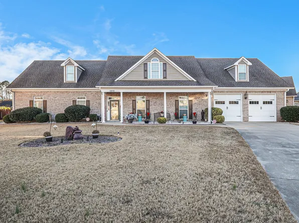 2812 Guildsmen Ct, Fayetteville, NC 28306