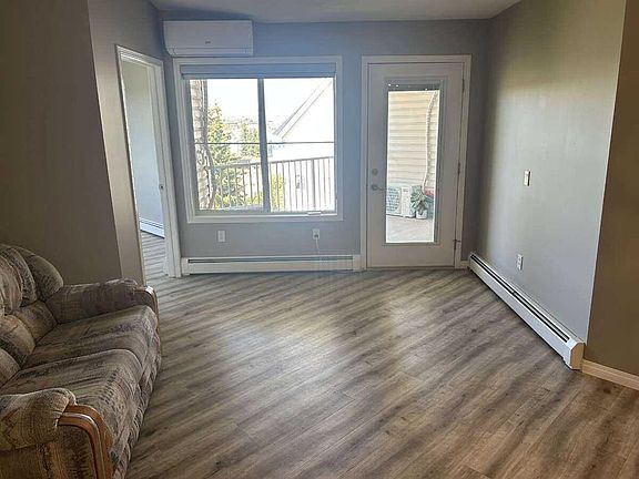 3rd image of 305 SW 1st Ave NW #403