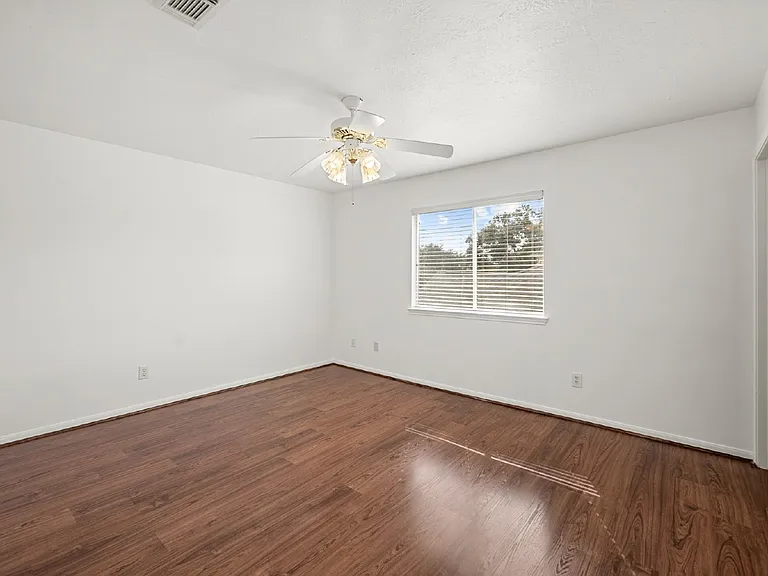 2208 Day Dr — Photo 16