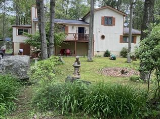 5112 Navajo Pl, Tobyhanna, PA 18466