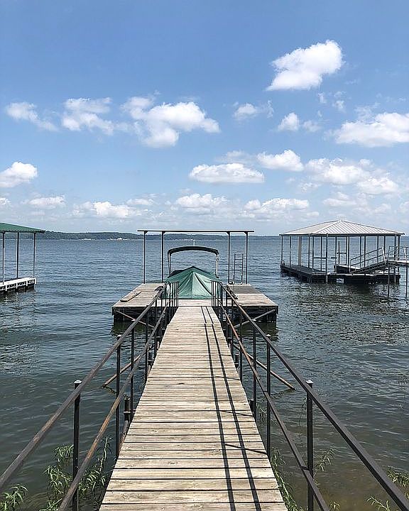 1st image of 337 Lake Dr
