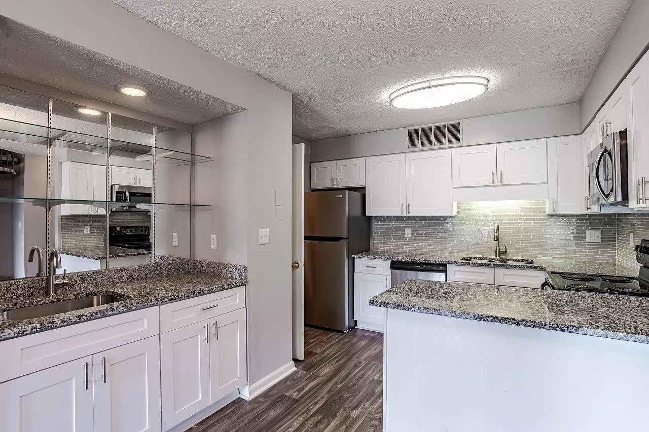 Riverwind Apartment Homes — Photo 2