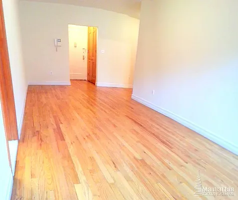 Rented by Manhattan Connection | media 20