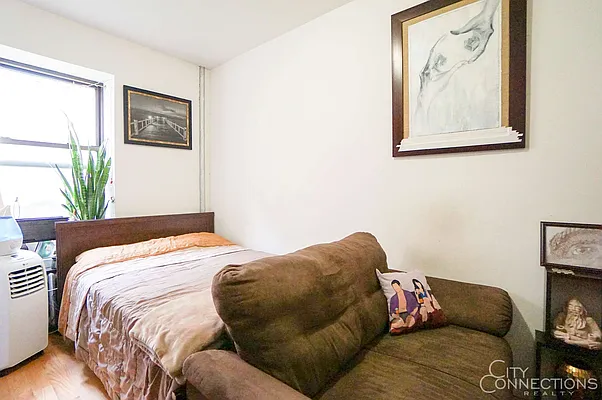 Rented by City Connections Realty | media 38