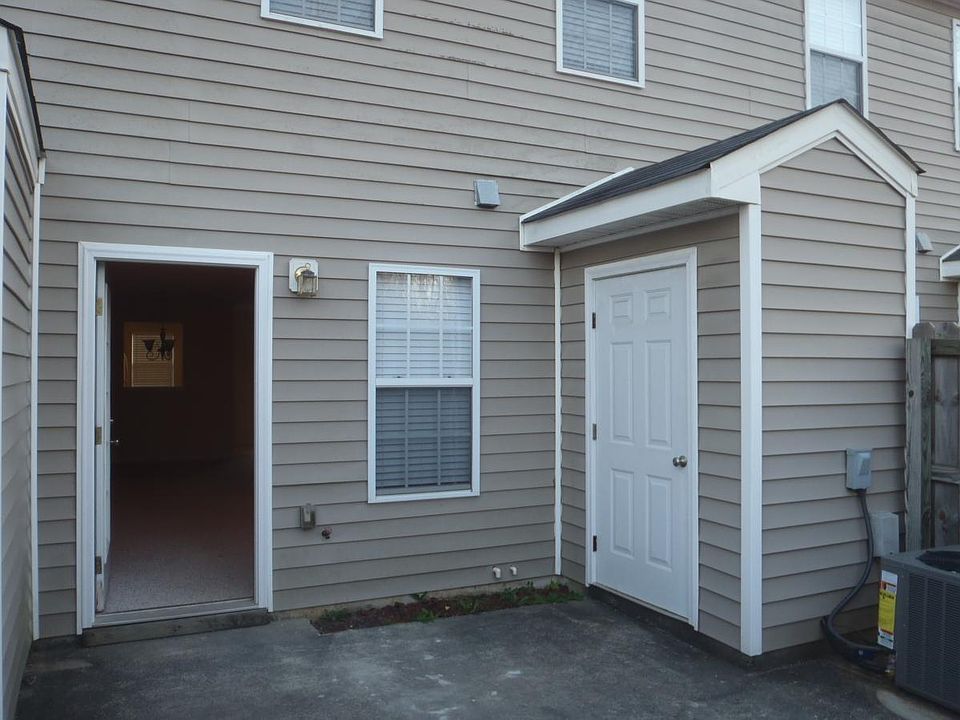 Back door outside from back fense