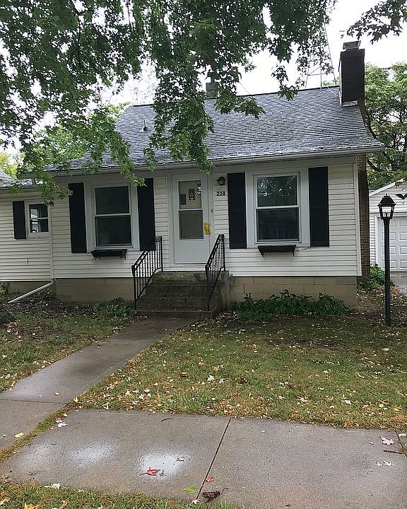 1st image of 208 W Curtis St
