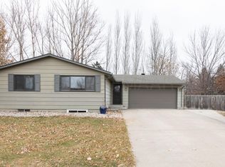 3056 21st St S, Fargo, ND 58104