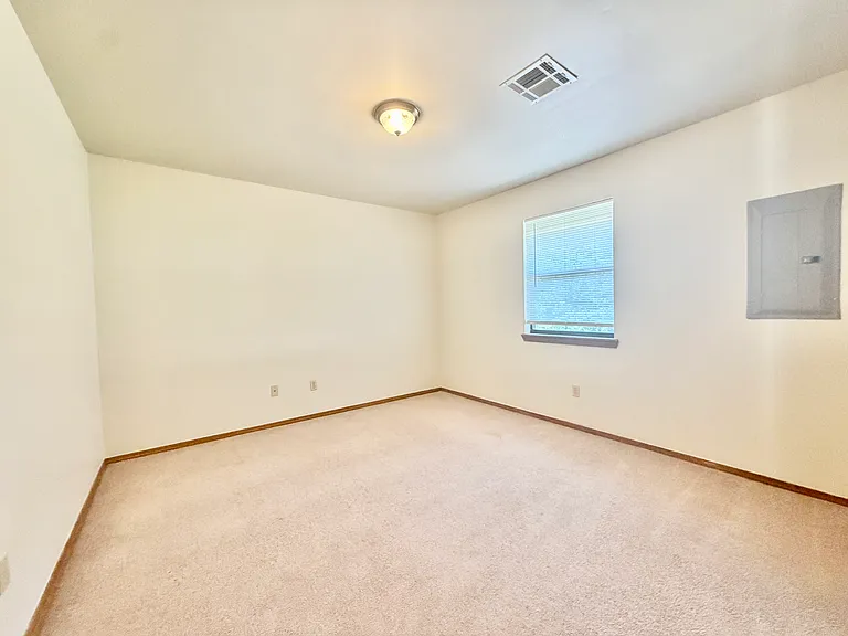 385 S Teehee Dr #7 — Photo 9