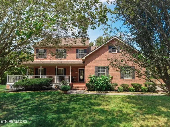 221 Stone Castle Ln, Powell, TN 37849