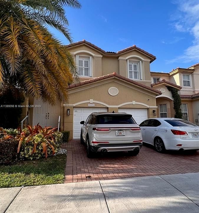 1st image of 11225 NW 74th Ter