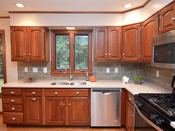 5th image of 2 Aspen Ln