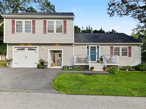 23 Shadbush Trl, Narragansett, RI 02874