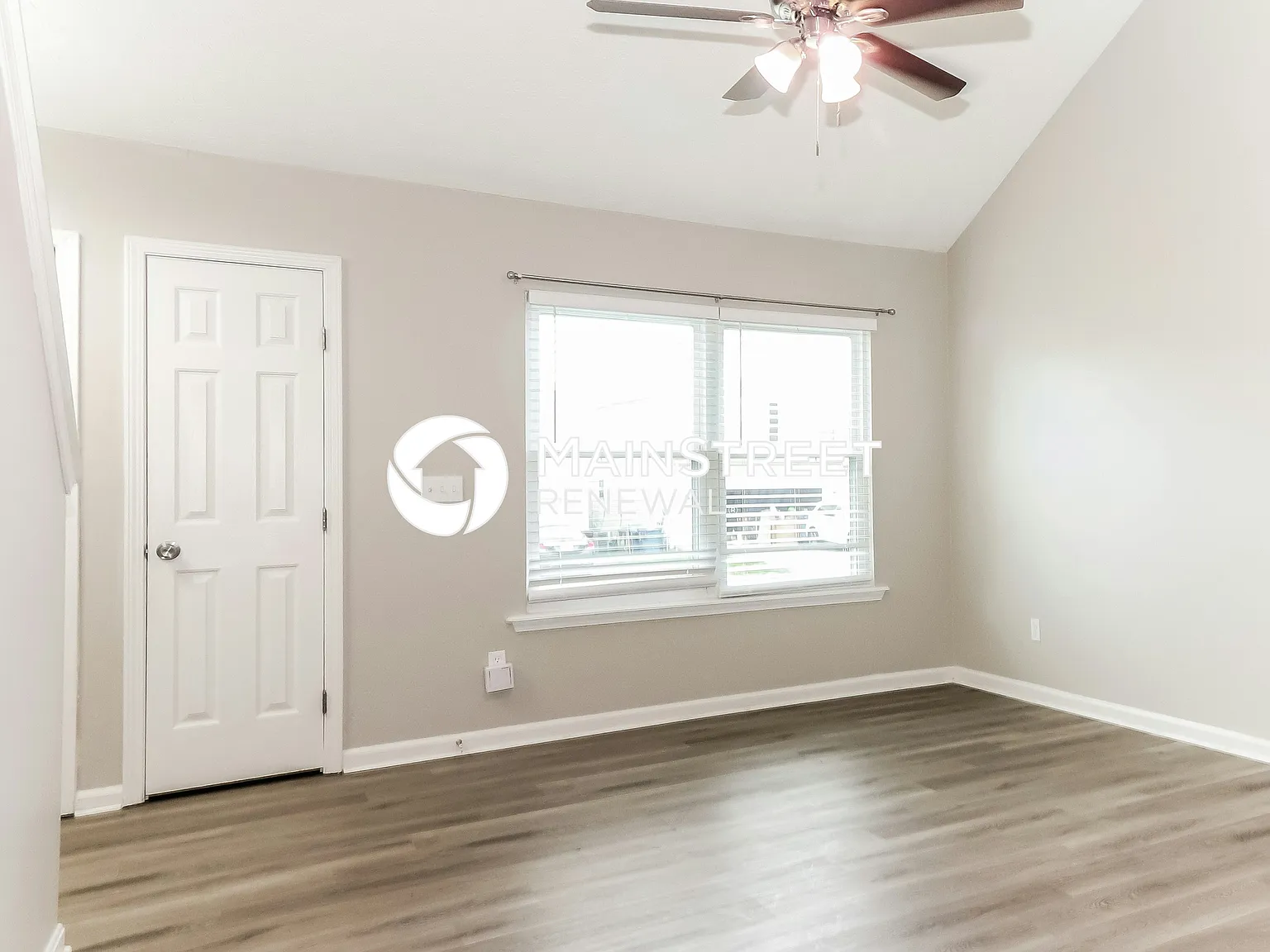 10418 Pinoak View Dr — Photo 3