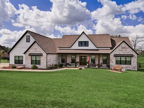 10025 Bunch Cir, Gravette, AR 72736