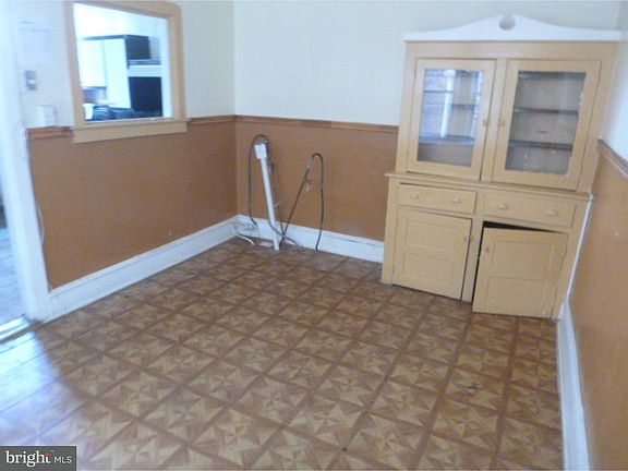 5th image of 627 W Olney Ave