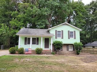 304 Holtz Ln, Cary, NC 27511