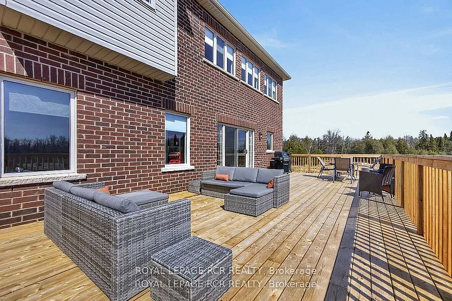 5 bed, $2,950 — Photo 2