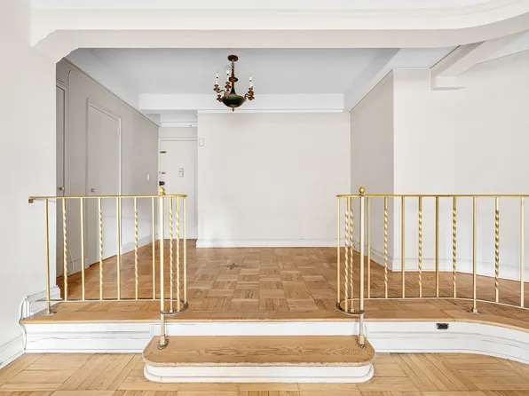 123 East 37th Street image 4 of 17