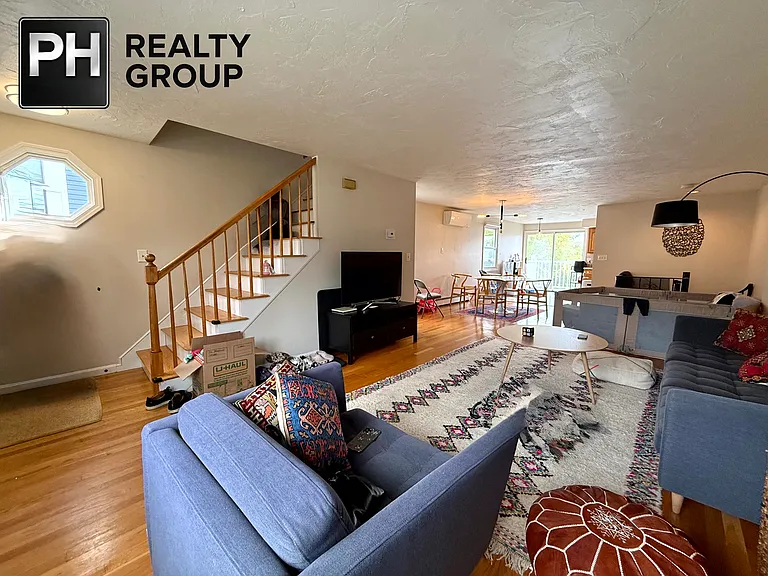 43 Edenfield Ave — Photo 2
