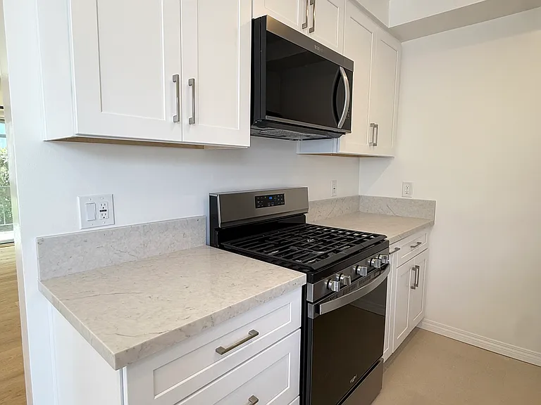 515 Pier Ave #3 — Photo 6