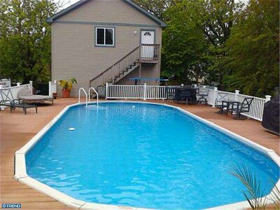 Pool House