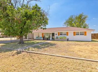 1101 W 11th St, Robert Lee, TX 76945