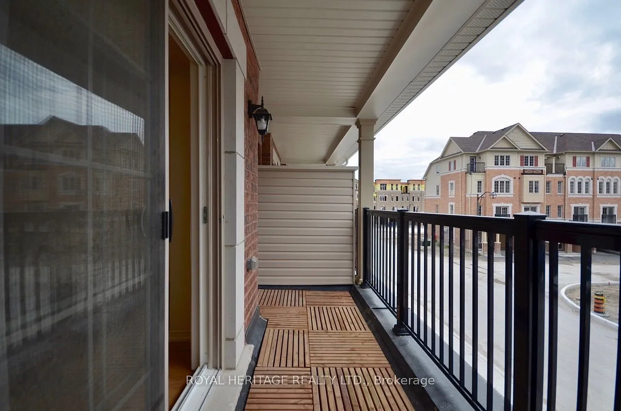 4 bed, $3,000 — Photo 1