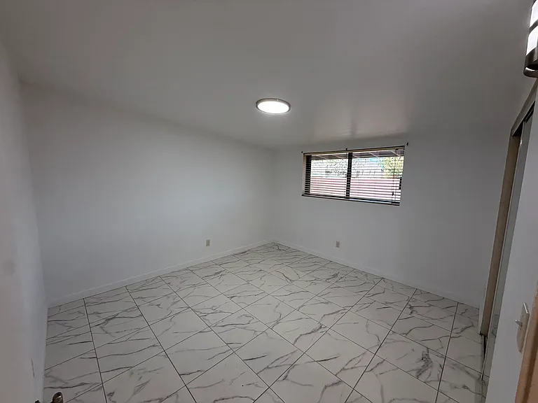 1603 N Park Ave — Photo 7