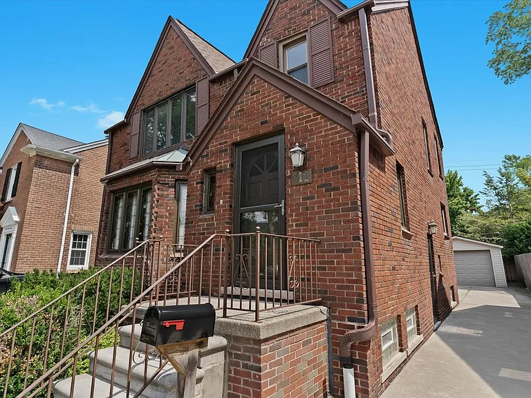 312 McKinley Ave #WHOLE HOUSE — Photo 33