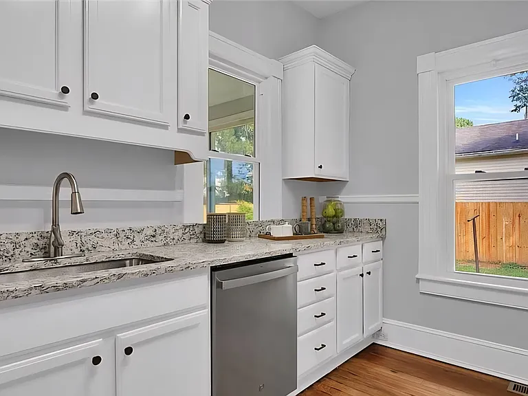 510 Highland Ave — Photo 24
