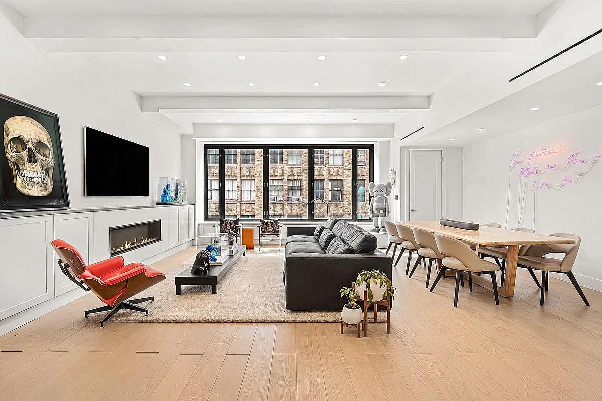 233 W 26th St APT 7E photo 1