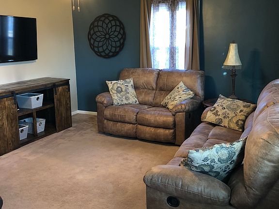 5th image of 583 W Old Orchard Dr #4