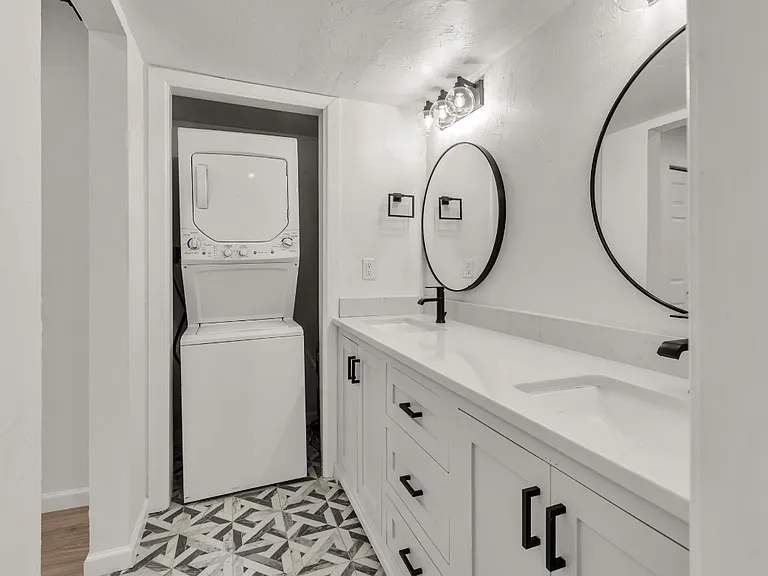 11560 N May Ave #207 — Photo 4