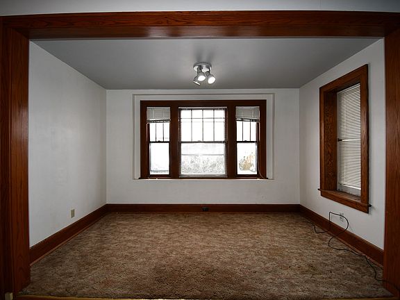 4th image of 215 S Sargent Ave