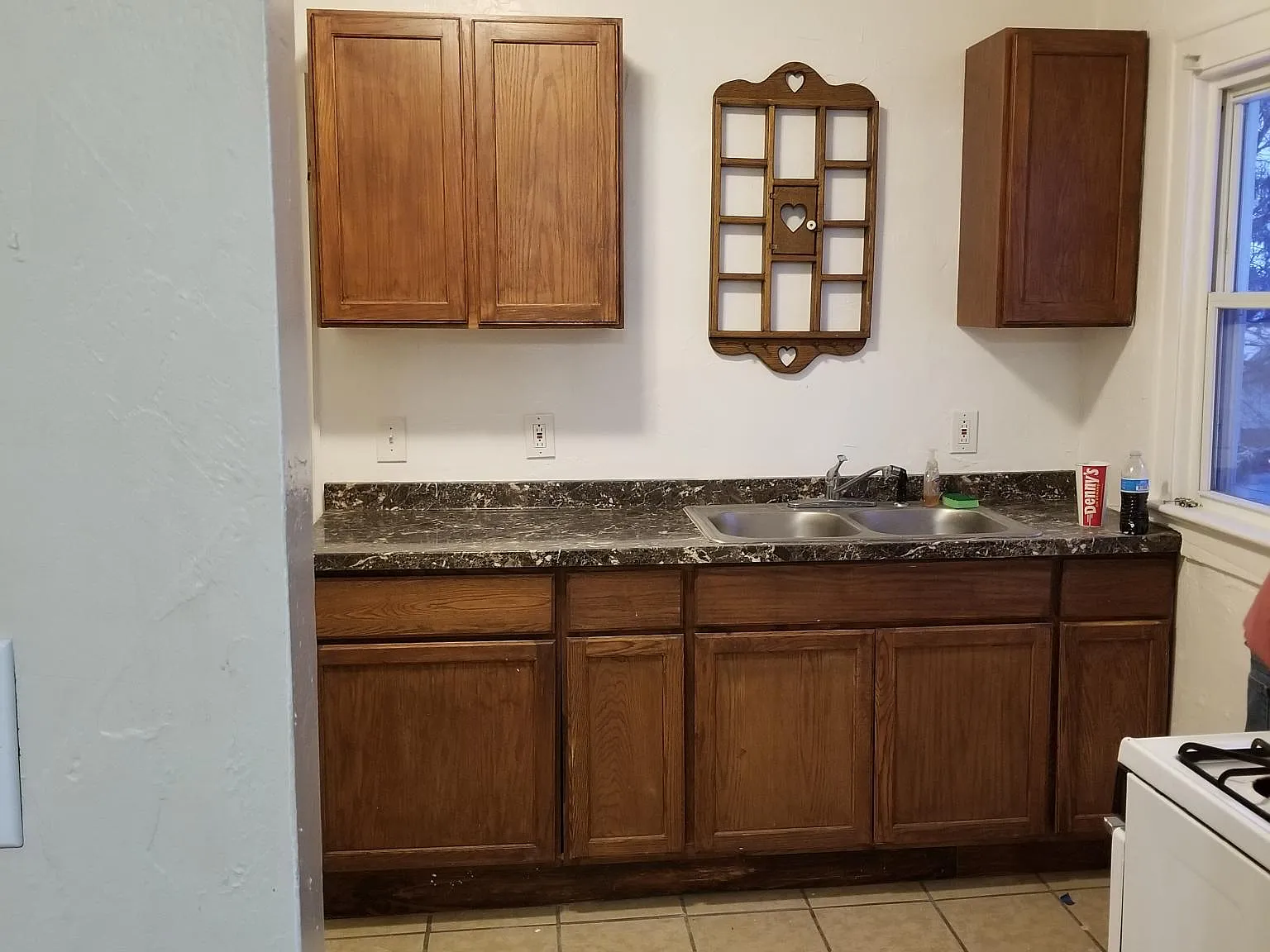 2 bed, 2124 sqft, $925 — Photo 2