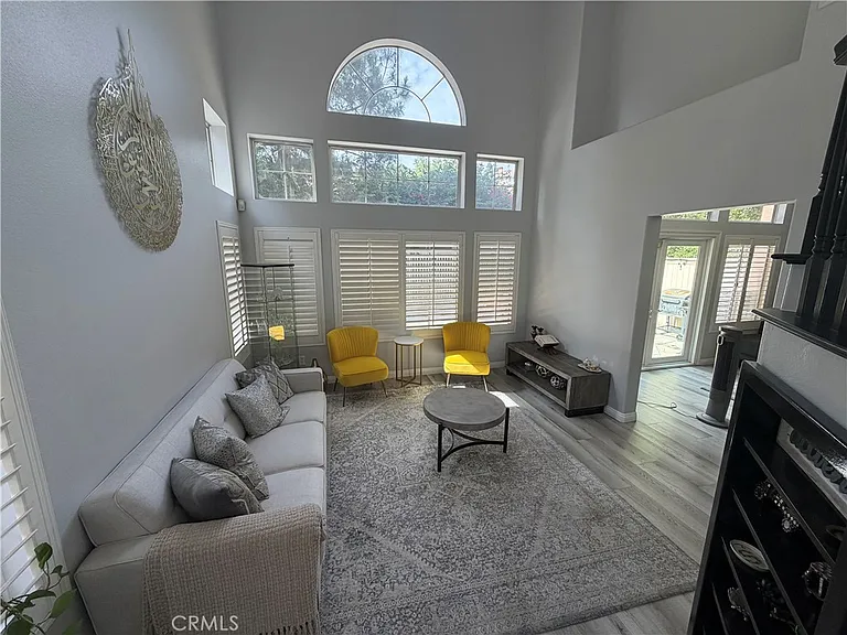 5540 Patricia Way — Photo 7
