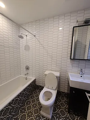 Rented by Delmark Realty LLC | media 19