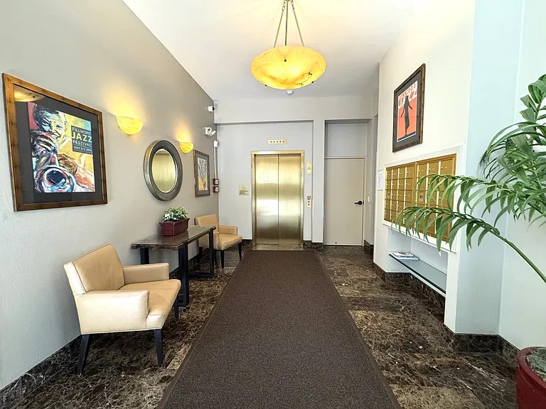2040 Sutter St #203 — Photo 2