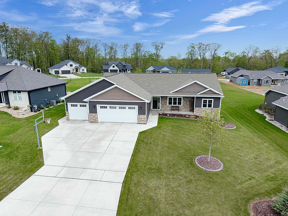 1st image of 2128 Clover Field Dr