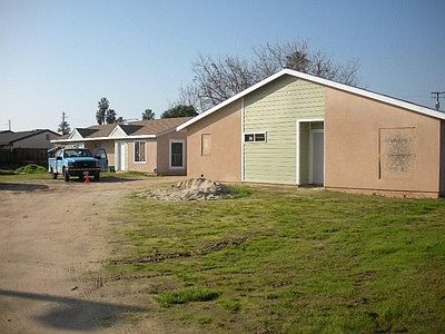 3rd image of 4820 E Laurel Ave