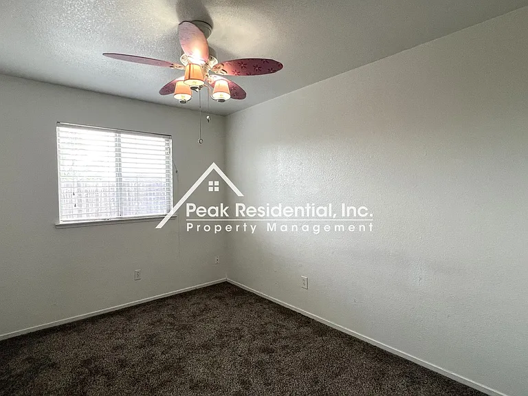 8274 Golden Park Ct — Photo 13