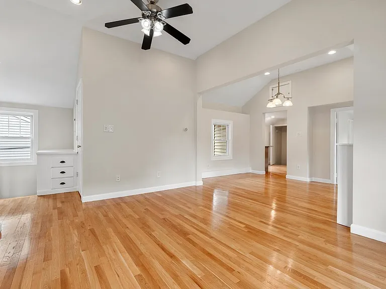 1086-1088 Main St #2 — Photo 7