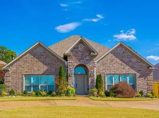 118 Majestic Cir, Maumelle, AR 72113