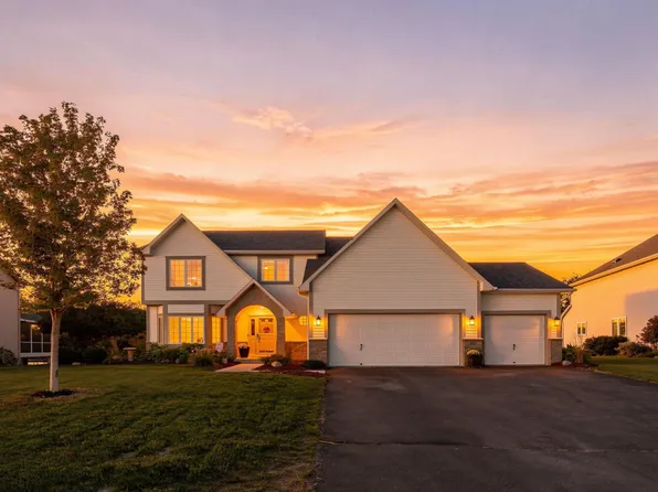 746 Riesgraf Rd, Carver, MN 55315