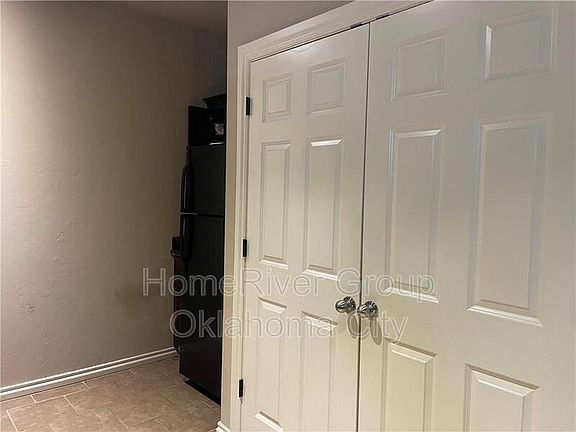 4th image of 1002 SW 92nd St