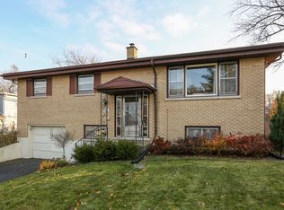 345 E Richmond St, Westmont, IL