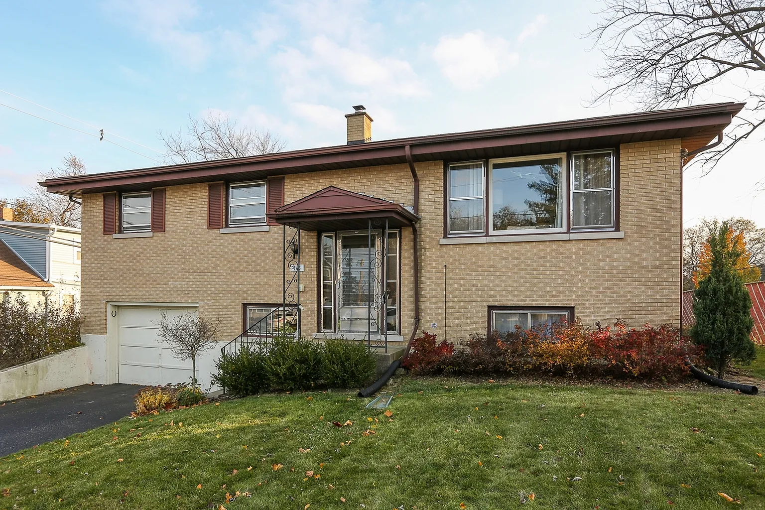 345 E Richmond St photo 1